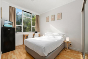 Perfectly Located Studio by Rushcutters Bay Park, Sydney